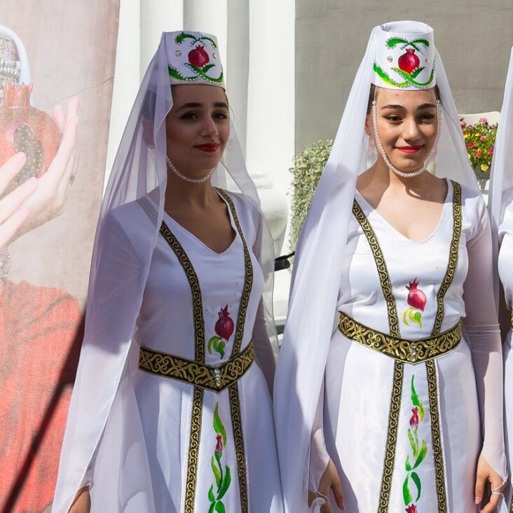 В последние выходные лета на ВДНХ пройдут праздник "Абрикос" и Фестиваль национального гостеприимства