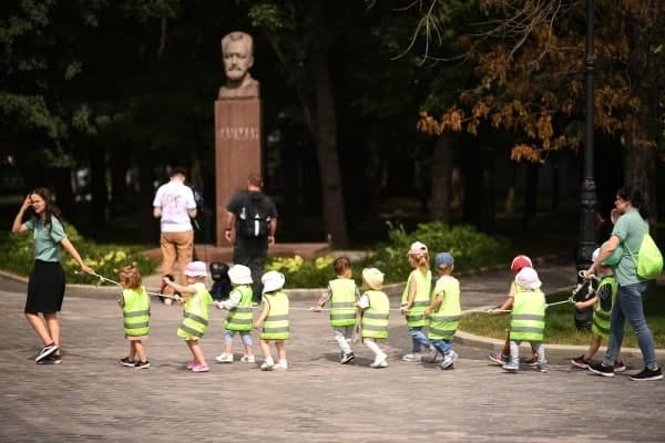 В "Совете матерей" предложили платить компенсации за отсутствие места в детском саду