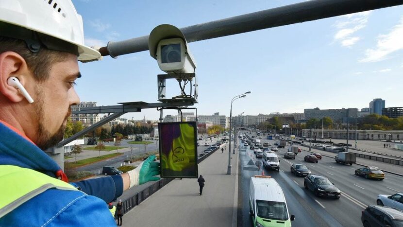 Московские камеры проверят шлемы у мотоциклистов, а также наличие ОСАГО и техосмотра