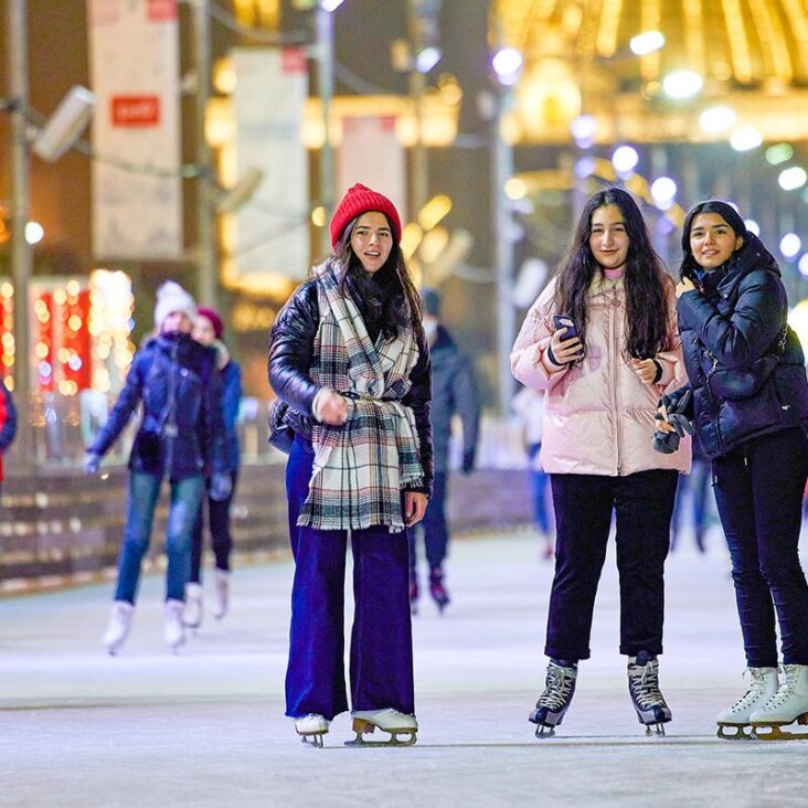 Самый большой в Москве каток откроется на ВДНХ 26 ноября