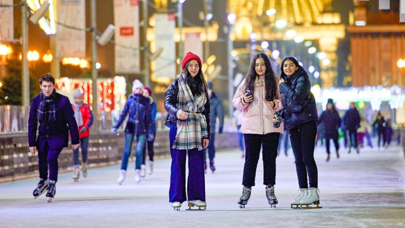 Самый большой в Москве каток откроется на ВДНХ 26 ноября