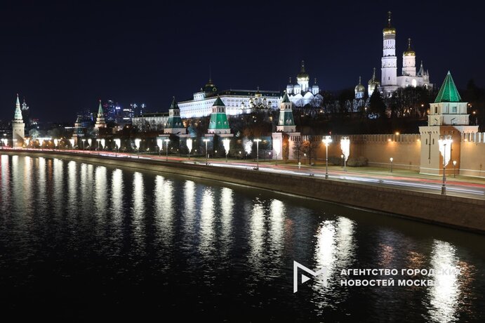 Уличное освещение и архитектурная подсветка в столице переведены на зимний режим работы