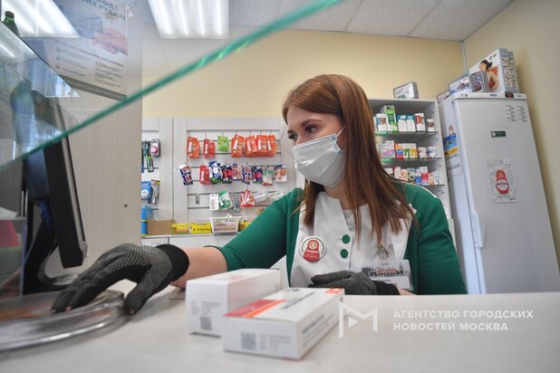 В Москве начали выдавать бесплатные лекарства по льготным электронным рецептам в коммерческих аптеках