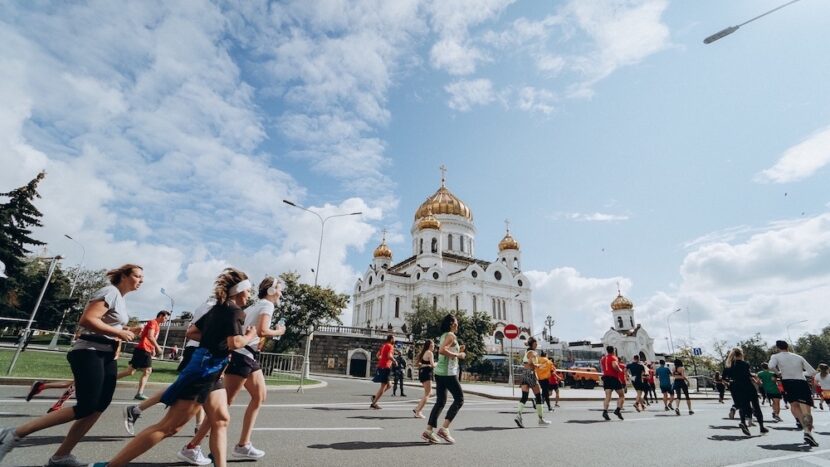 В центре столицы 15 мая перекроют улицы и набережные для "Московского полумарафона"