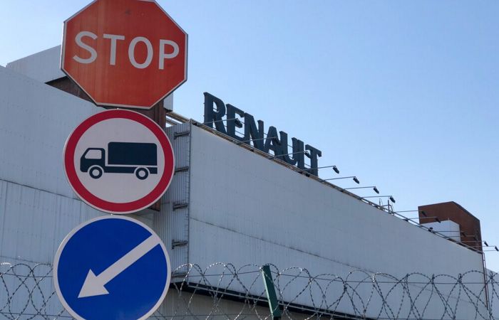 Компания Renault не сможет выкупить завод "Москвич" обратно