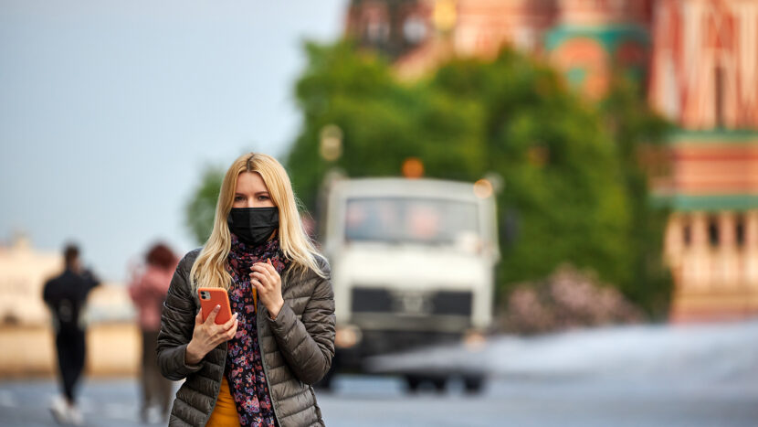 Москвичей призвали носить маски в помещениях