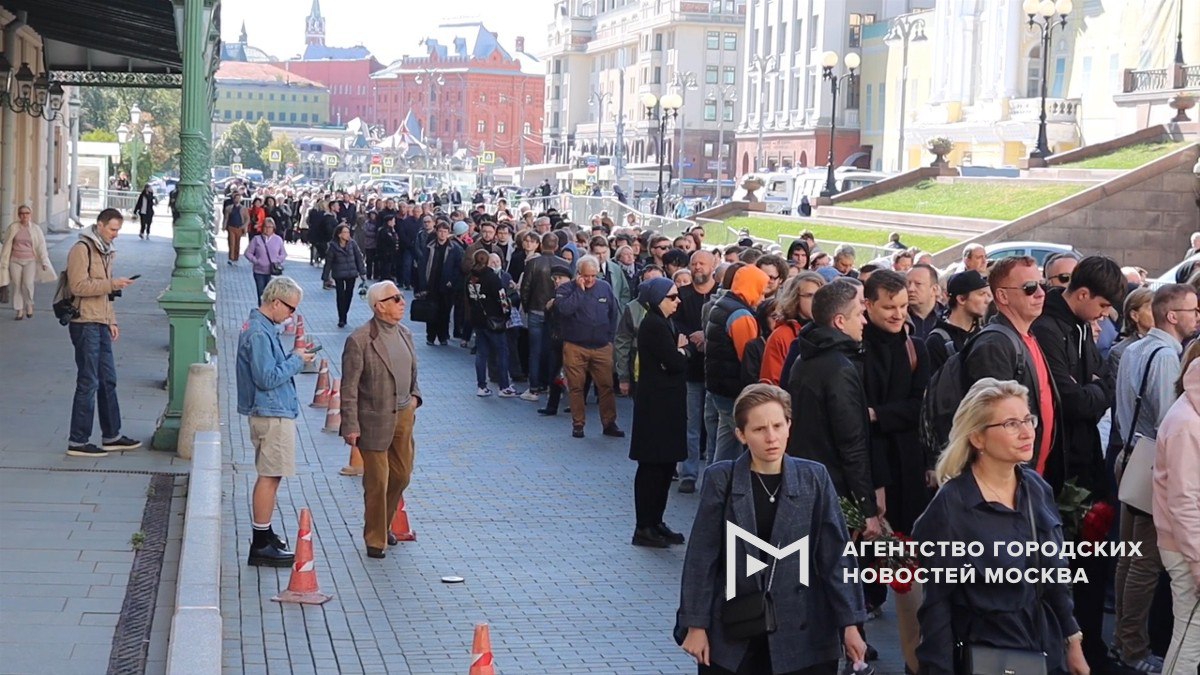 Михаила Горбачева похоронили на Новодевичьем кладбище - Московский часовой