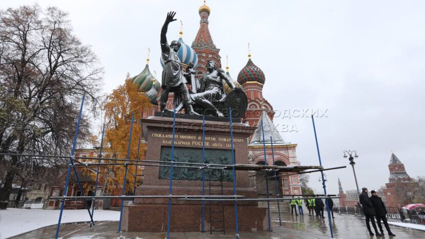 На Красной площади завершили реставрацию памятника Минину и Пожарскому