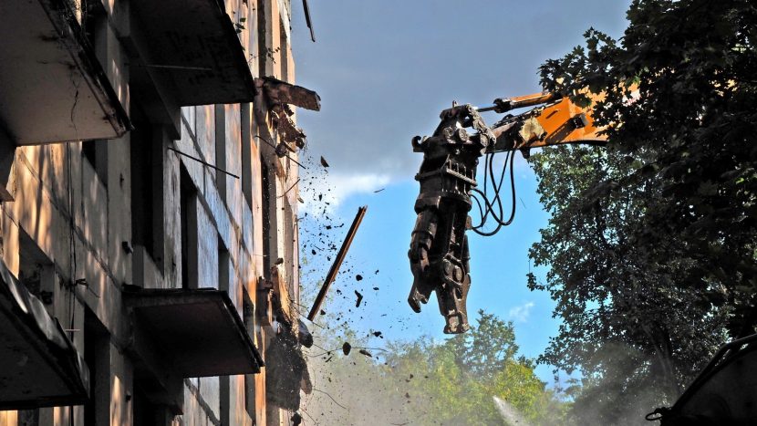 Более 60 старых домов в Москве снесли по программе реновации с начала года