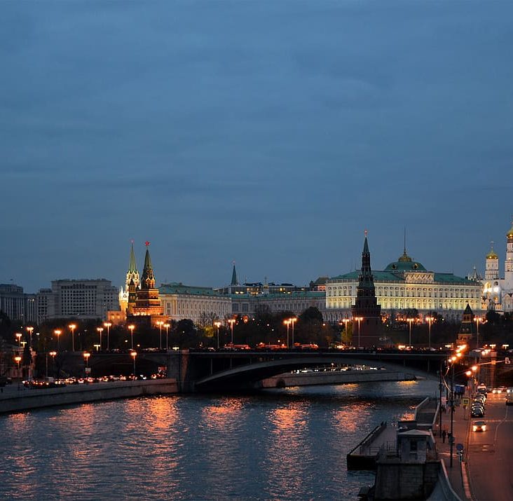 В Москве беспилотники попали в два нежилых здания