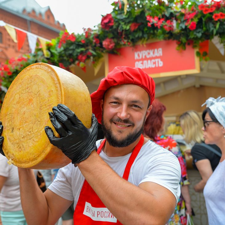 Более 1,6 млн человек посетили площадки фестиваля "Вкусы России"