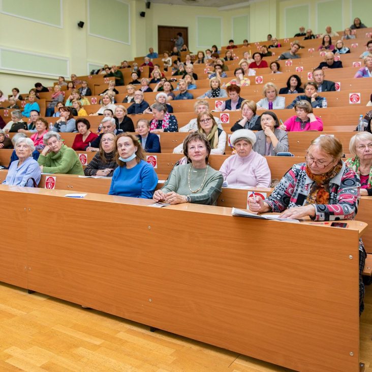 Занятия в вузах пройдут для участников проекта "Московское долголетие"