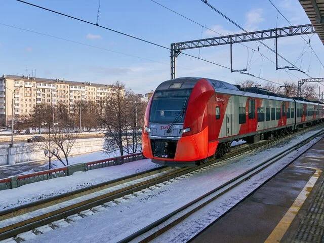 РЖД запустят частично беспилотный поезд этим летом