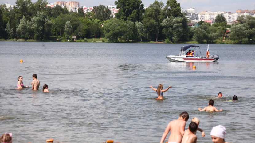 Роспотребнадзор запретил купаться в зоне отдыха "Озеро Белое" в Москве