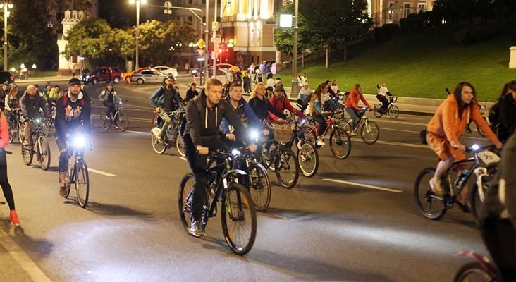 Движение в центре Москвы перекроют из-за Ночного велофестиваля