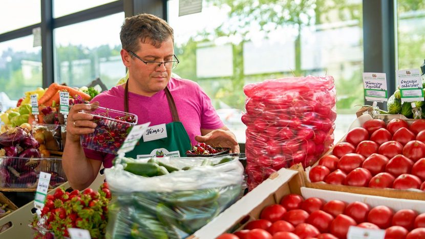 Овощи, фрукты, ягоды: какие сезонные продукты предпочитают москвичи летом