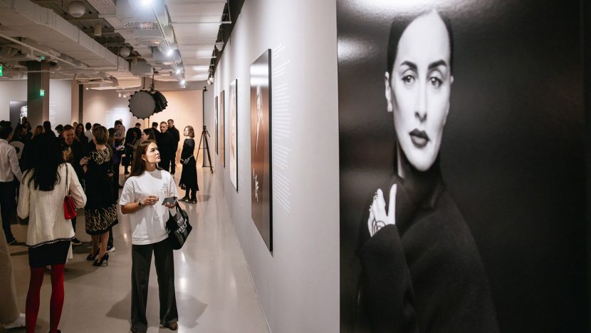 Фотовыставка о женщинах открылась в арт-пространстве Sistema Gallery