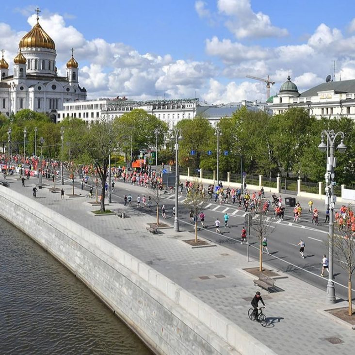 В центре Москвы перекроют дороги и набережные из-за полумарафона