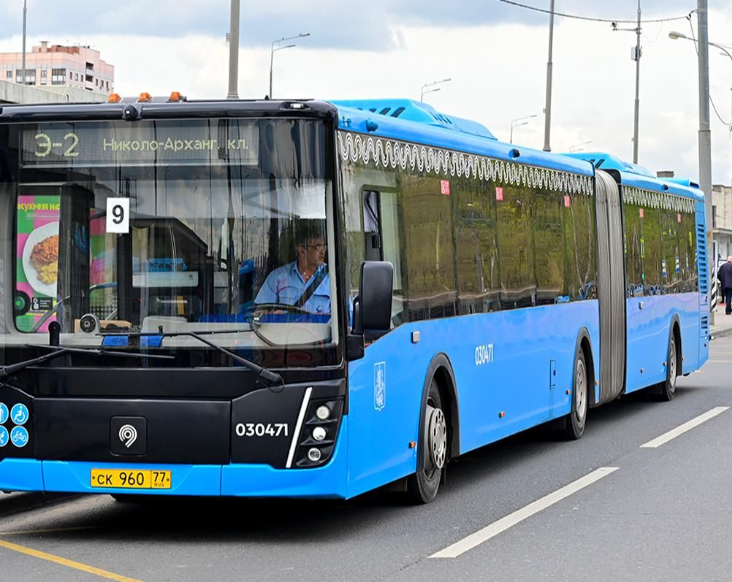Почти 600 бесплатных автобусов запустят в Москве на Красную горку