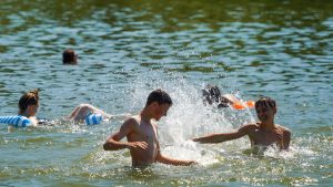 Водоемы Москвы прогреются до черноморских показателей к концу недели