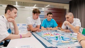 Проект "Лето моей карьеры" для подростков отрывается в Москве