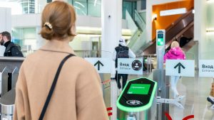 Новые турникеты с оплатой по биометрии появятся на МЦК в сентябре