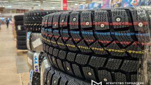 Столичным водителям уже можно "переобувать" свои машины