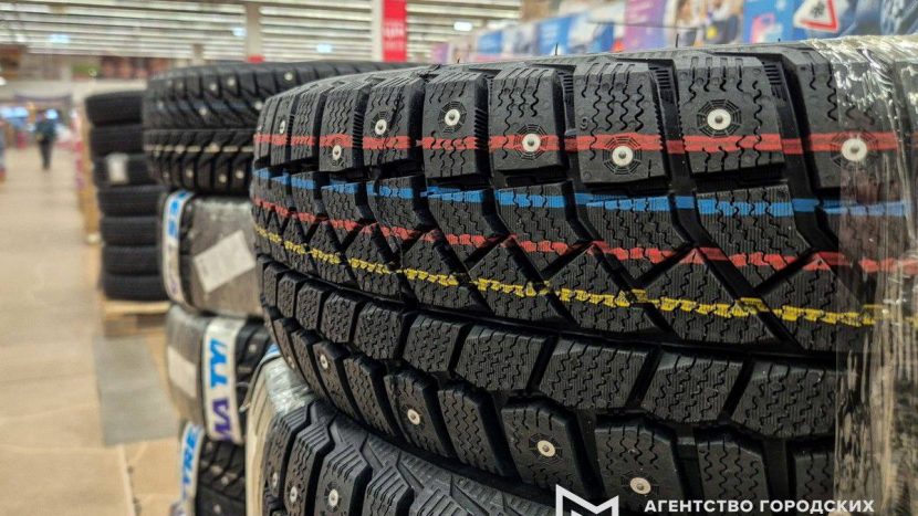 Столичным водителям уже можно "переобувать" свои машины