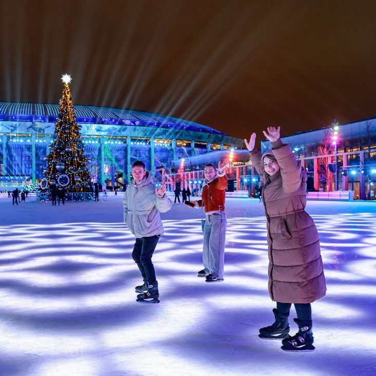 В Москве этой зимой заработают около 1300 катков