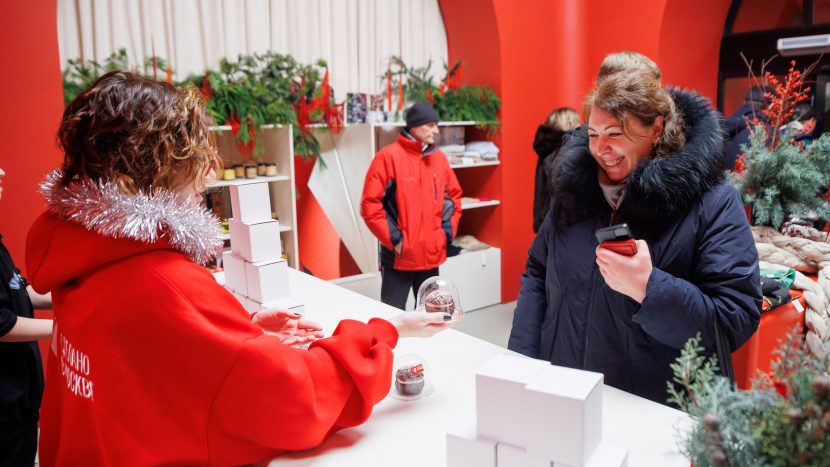 От одежды до игрушек: в столице начали работать арт-павильоны "Сделано в Москве"