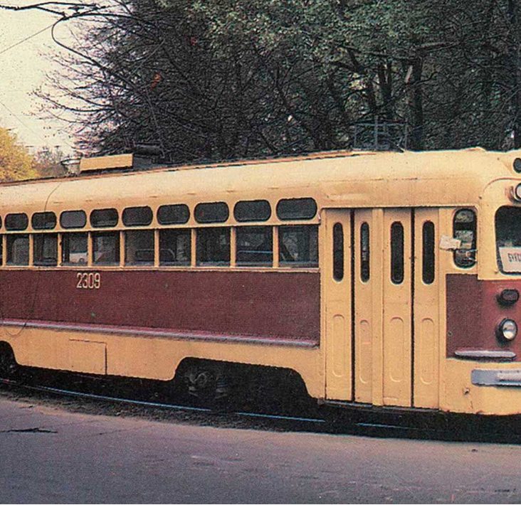 Пожарный автомобиль, исторические автобусы и троллейбусы: что восстановят в Музее транспорта Москвы в этом году