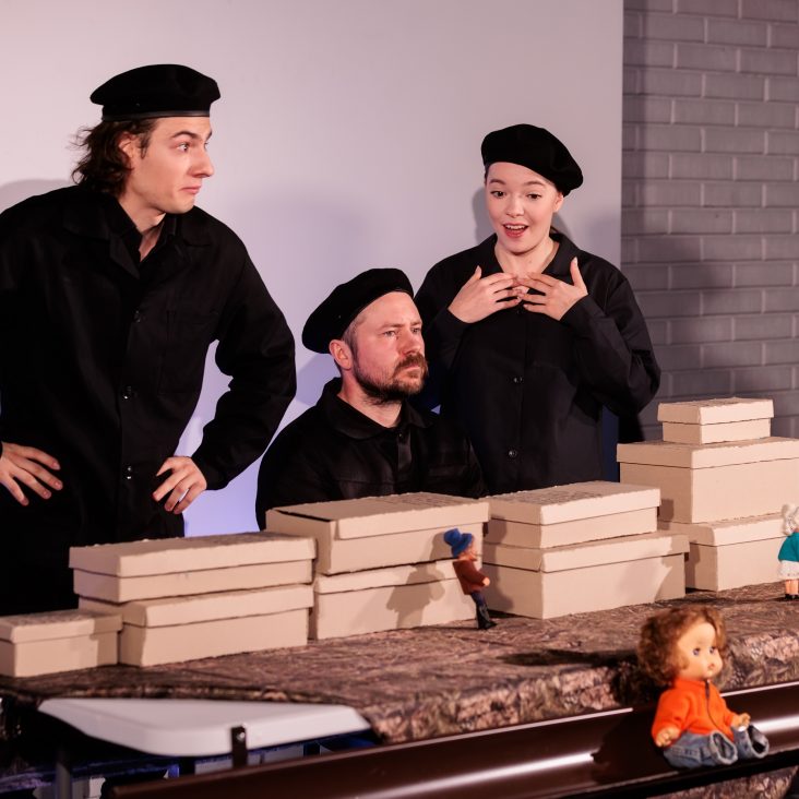 Премьера спектакля о выгорании состоялась в новом доме Театра Труда