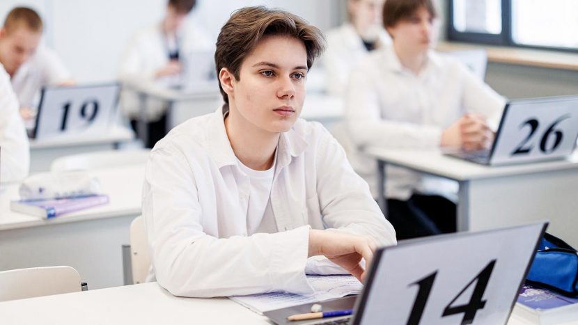 В столичных школах стартовали практикумы по подготовке к ЕГЭ