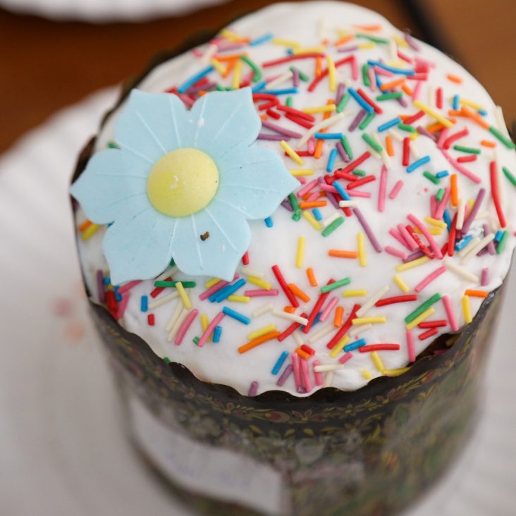 Дегустатора шапочек куличей перед Пасхой ищут в Москве