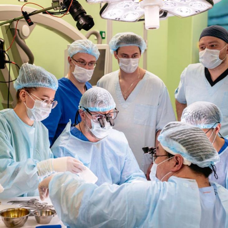 Впервые в России столичные врачи начали проводить трансплантацию рук