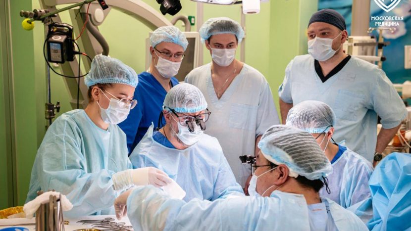 Впервые в России столичные врачи начали проводить трансплантацию рук