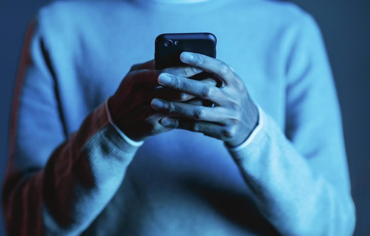 Мошенники придумывают новые схемы обмана россиянок перед 8 марта