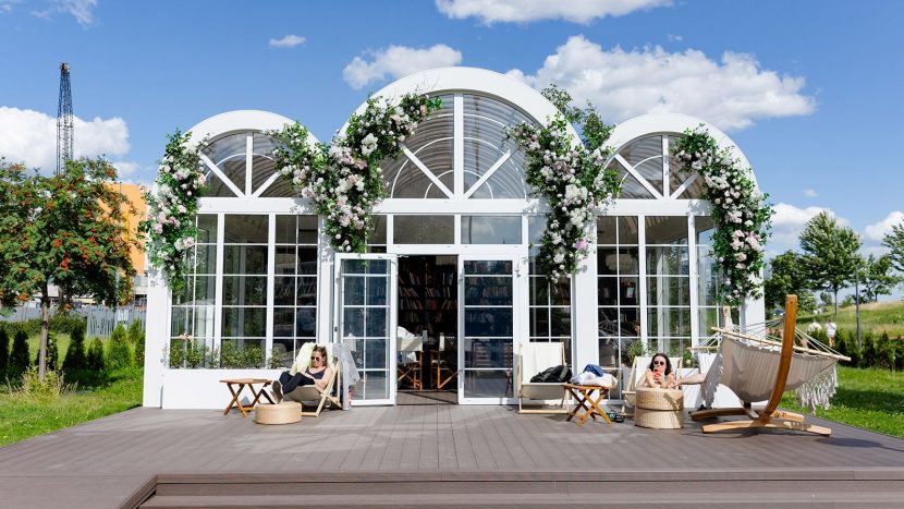 Лесные библиотеки в парках Москвы возобновят работу 1 мая