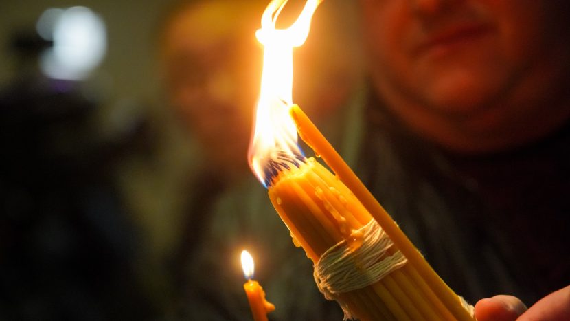 Благодатный огонь доставят в Москву 11 апреля