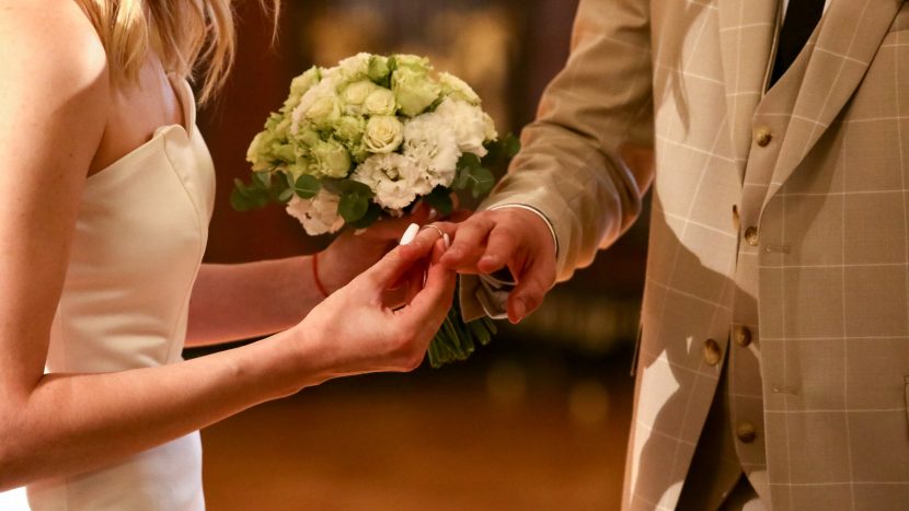 Около 1,4 тыс. пар хотят пожениться в Москве в период майских праздников