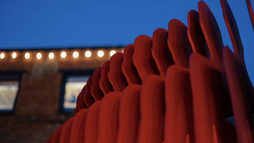 На "Флаконе" появился арт-объект к выставке в "Сколково"