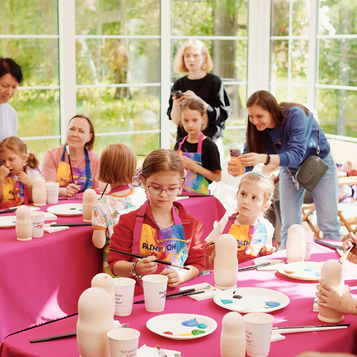 Парки в разных районах Москвы подготовили пасхальную программу