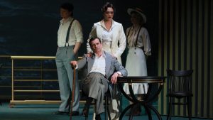 Малый театр представил спектакль "Проект инженера Гарина" по роману Алексея Толстого