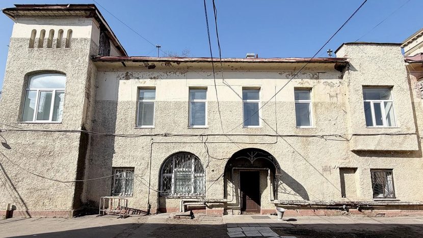 В доме Шехтеля в центре Москвы нашли скрытую печь начала XX века