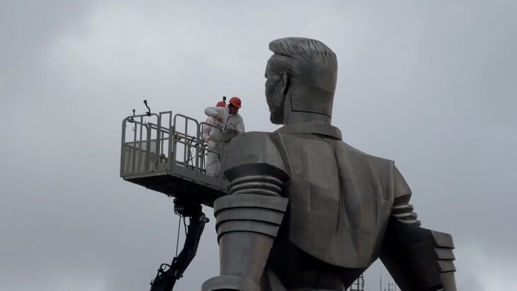 Памятник Гагарину в Москве промоют ко Дню космонавтики