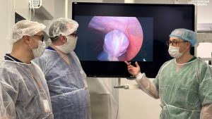 Столичные врачи провели редкую операцию по удалению грыжи пациентке с пороком сердца