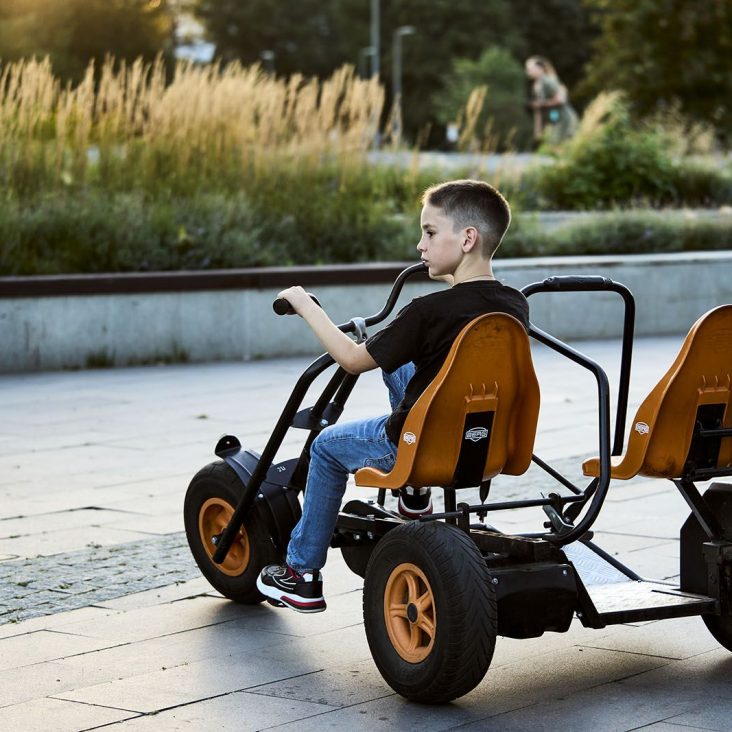 Пункты проката летнего спортинвентаря открылись в столичных парках