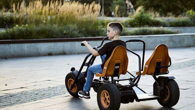 Пункты проката летнего спортинвентаря открылись в столичных парках