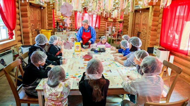 Семейные спектакли и мастер-классы: что посетить на фестивале "Пасхальный дар" в выходные