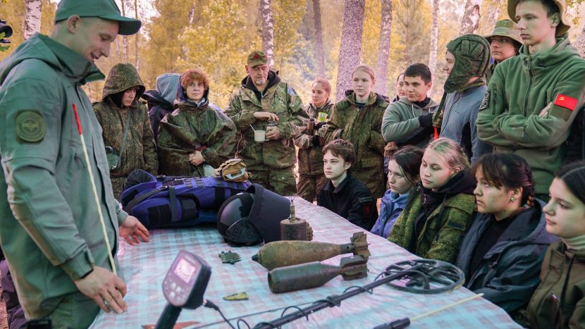 Школьники и студенты Москвы участвуют в раскопках на полях сражений ВОВ